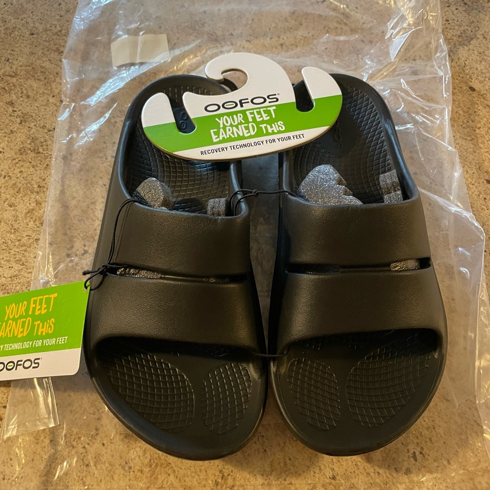 Black Slides from Oofos. Super Comfy. Size 5mens/7Womens. Brand New.